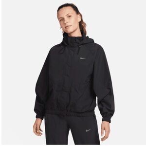 Nike Storm-FIT Swift Size Large